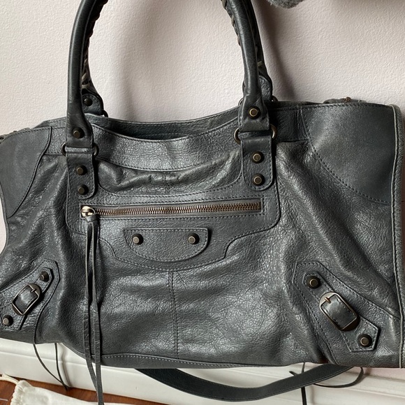 **SOLD**Authentic Balenciaga Classic Part Time - Picture 2 of 10